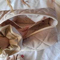 Duża kosmetyczka damska podróżna beżowa