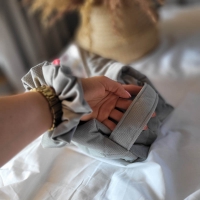 Duża kosmetyczka damska podróżna szara